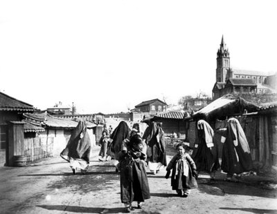 Frauen und Kinder, Nam San, Korea, 1900 von Unbekannt