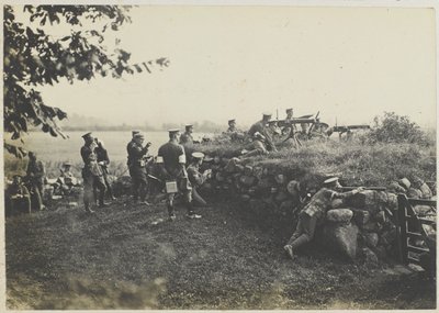 Maschinengewehrschützen bei Manövern, ca. 1911 von Unbekannt