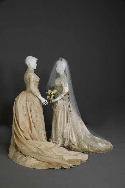 Hochzeitskleider von Unknown artist