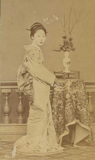 Stehende japanische Frau von Unknown artist
