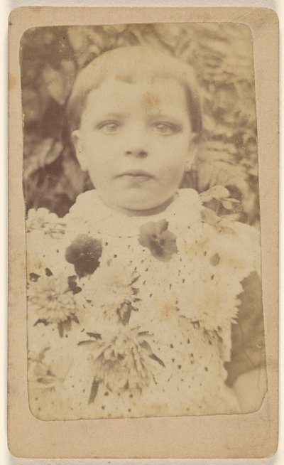 [Unbekanntes kleines Mädchen im geblümten Kleid] von Unknown artist