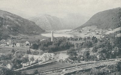 Ein irisches Dorf Glendalough, 1910 von Valentine and Sons Ltd