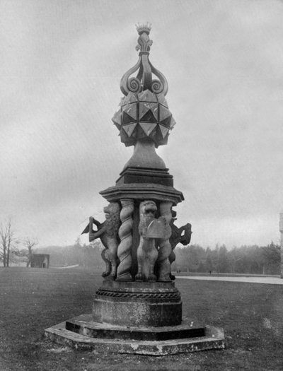 Die Sonnenuhr, Glamis Castle, 1924-1926 von Valentine and Sons Ltd