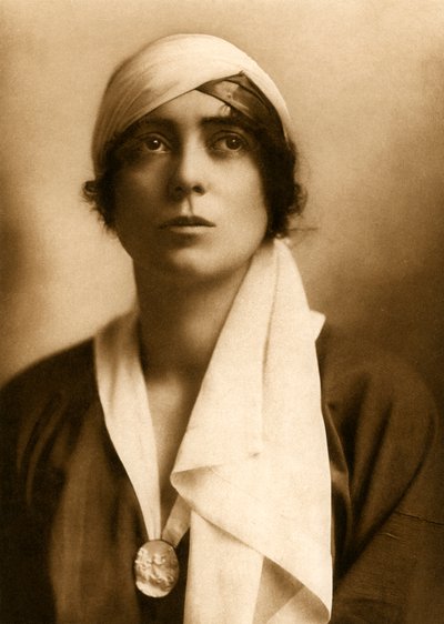 Lady Constance Stewart Richardson, ca. 1913 von White Studios