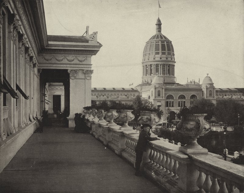 Östliche Veranda des Frauenhauses von American Photographer