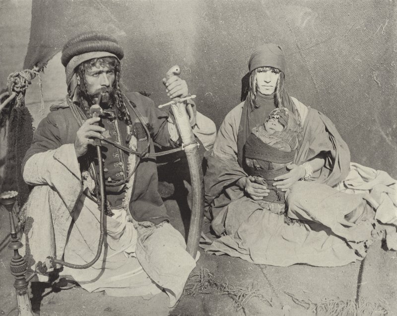 Der Beduinenhäuptling und Familie von American Photographer
