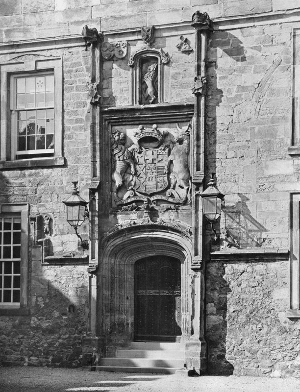Tür im Innenhof von Charles Latham