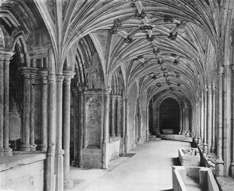 Der Ostkreuzgang in Laycock Abbey, Wilts von Charles Latham