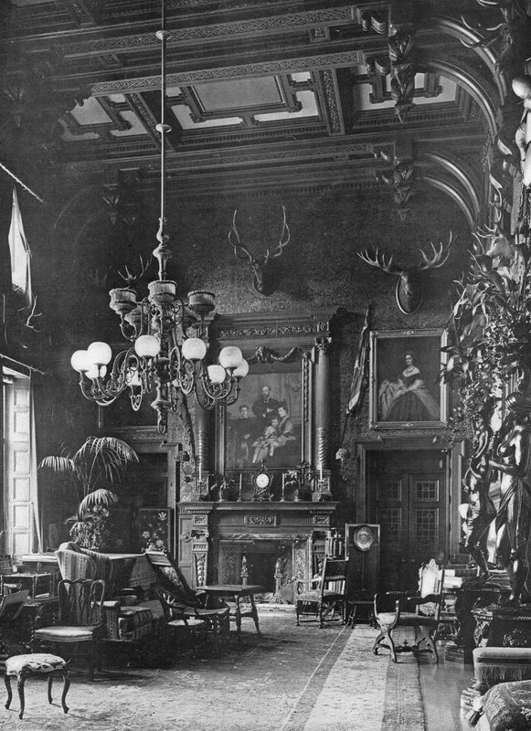 Der große Salon von Charles Latham