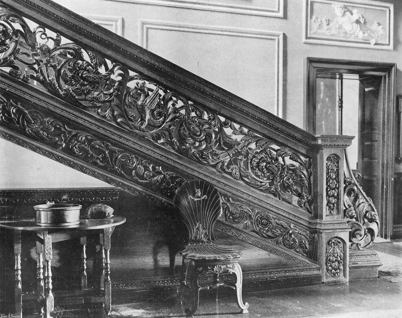 Die untere Treppe von Charles Latham