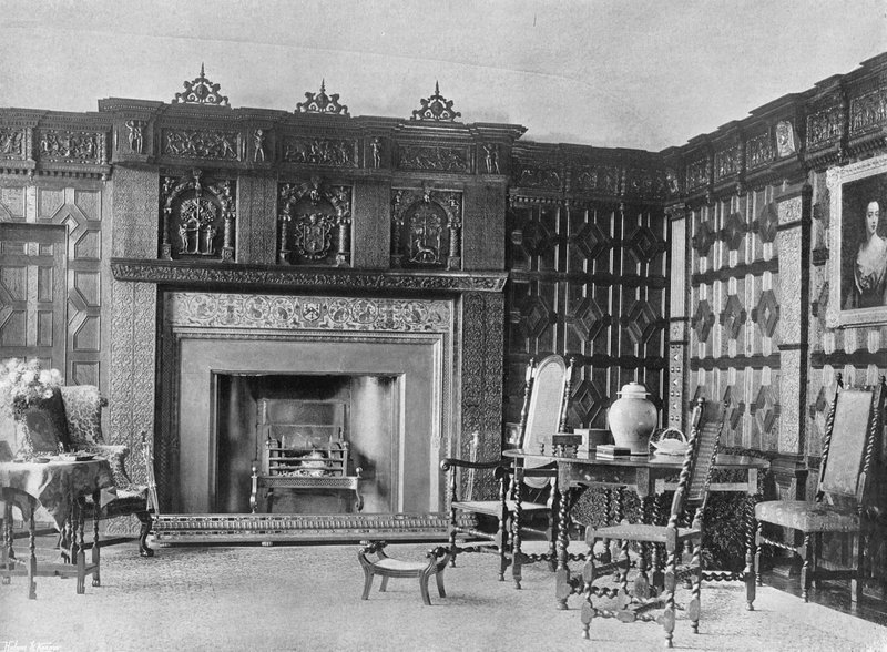 Das Südende des Salons von Charles Latham