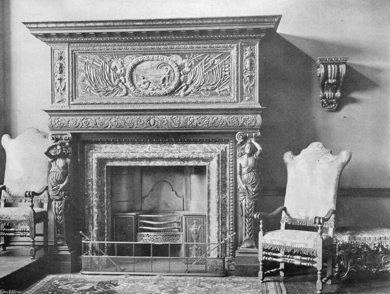 Der Kamin im Studio von Charles Latham