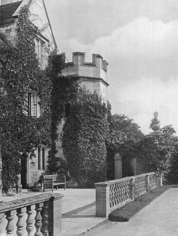 Zum Privygarten von Charles Latham