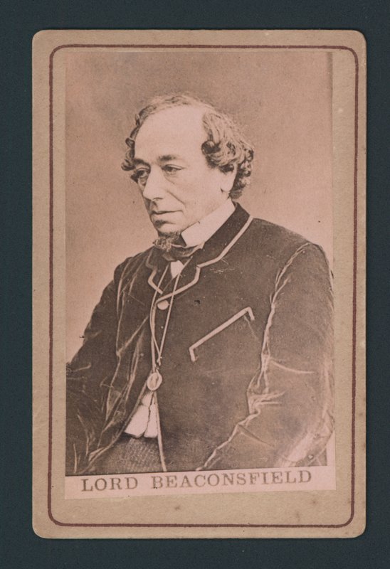 Benjamin Disraeli, Visitenkarte von English Photographer
