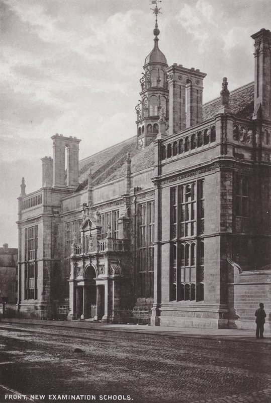 Front, New Examination Schools von English Photographer