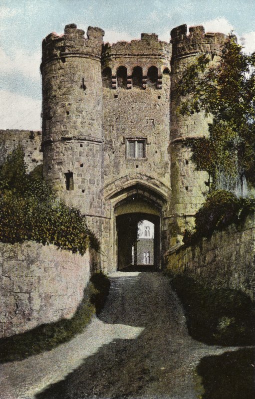 Tor, Carisbrooke Castle von English Photographer