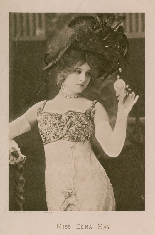 Miss Edna May, Fotografie von English Photographer