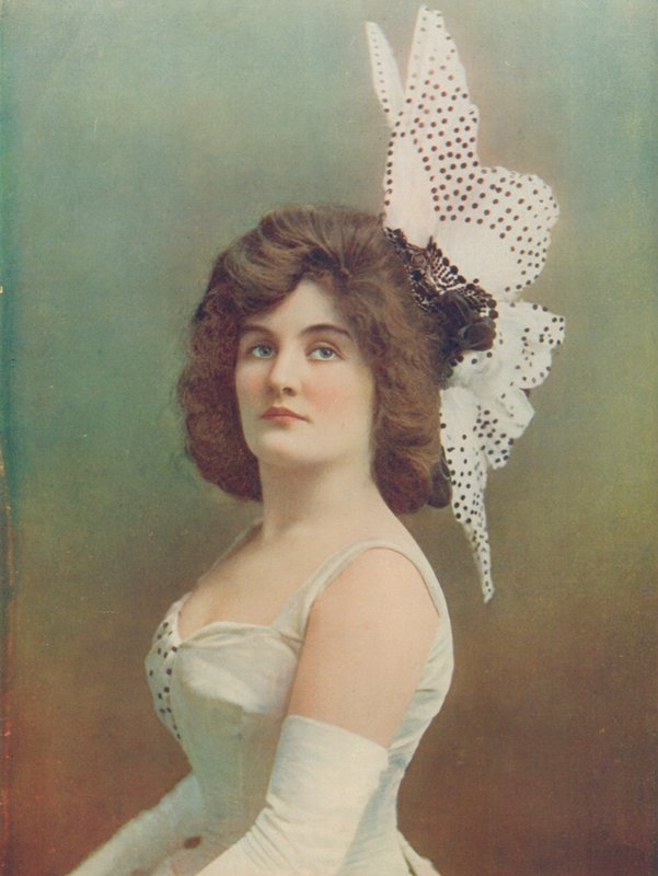 Miss Phyllis Rankin von English Photographer