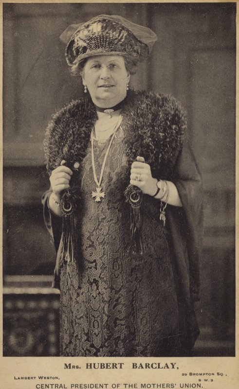 Mrs Hubert Barclay von English Photographer
