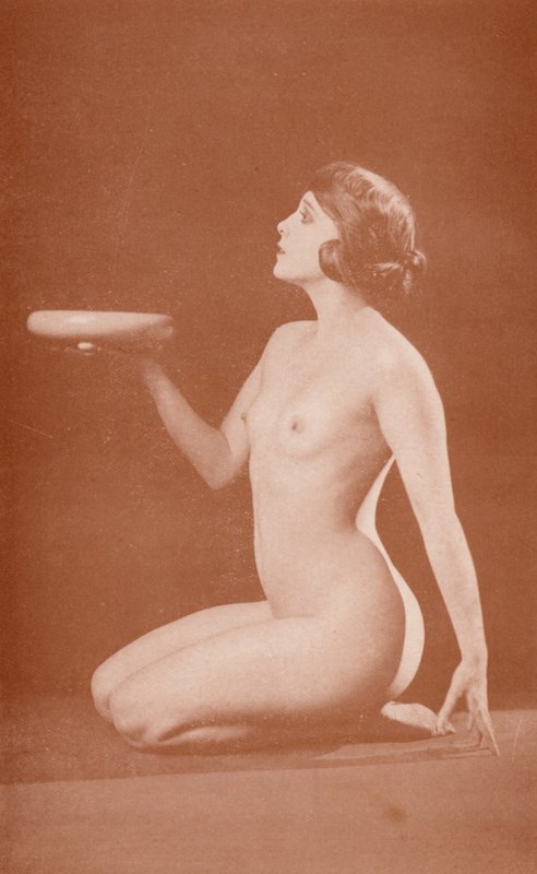 Nudistenkunst: Das Opfer von English Photographer
