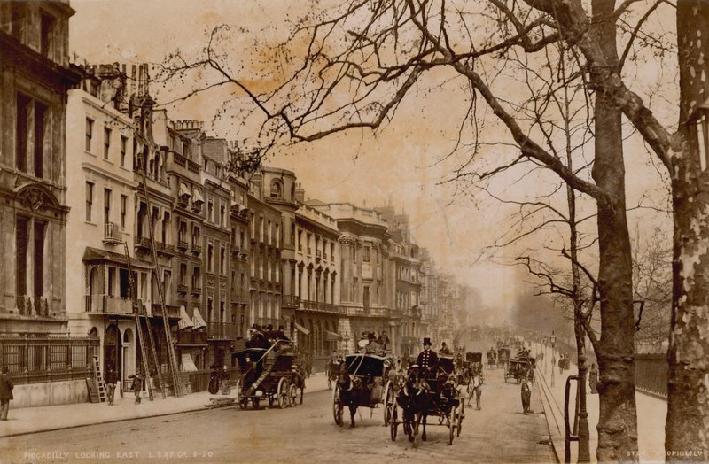 Piccadilly, London, Blick nach Osten von English Photographer
