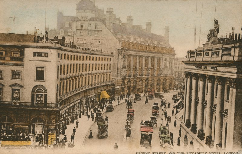 Regent Street und Piccadilly Hotel, London von English Photographer