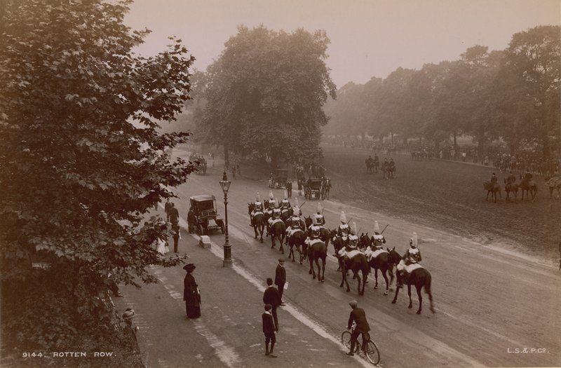 Rotten Row, Hyde Park, London von English Photographer