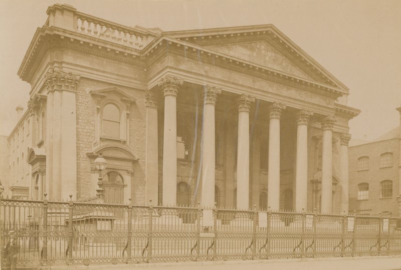 Spurgeons Tabernakel, London, um 1876 von English Photographer