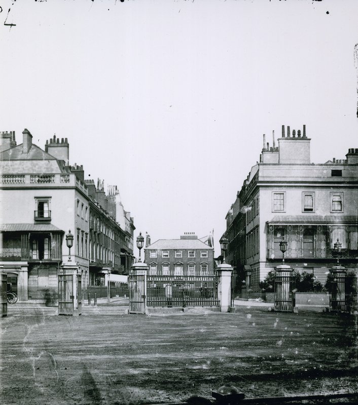 Stanhope Gate, London von English Photographer