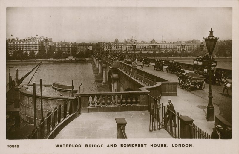 Waterloo Bridge und Somerset House, London von English Photographer