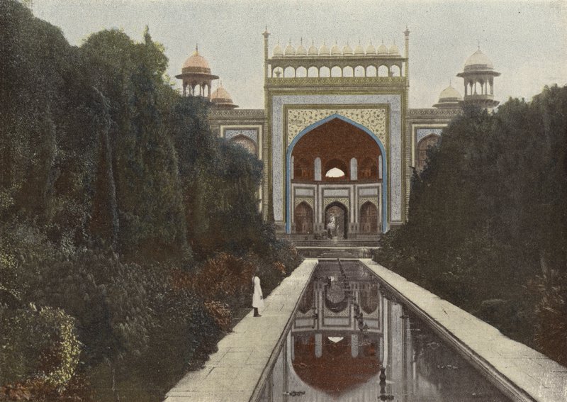 Agra, Eingang des Tady Mahal von European Photographer