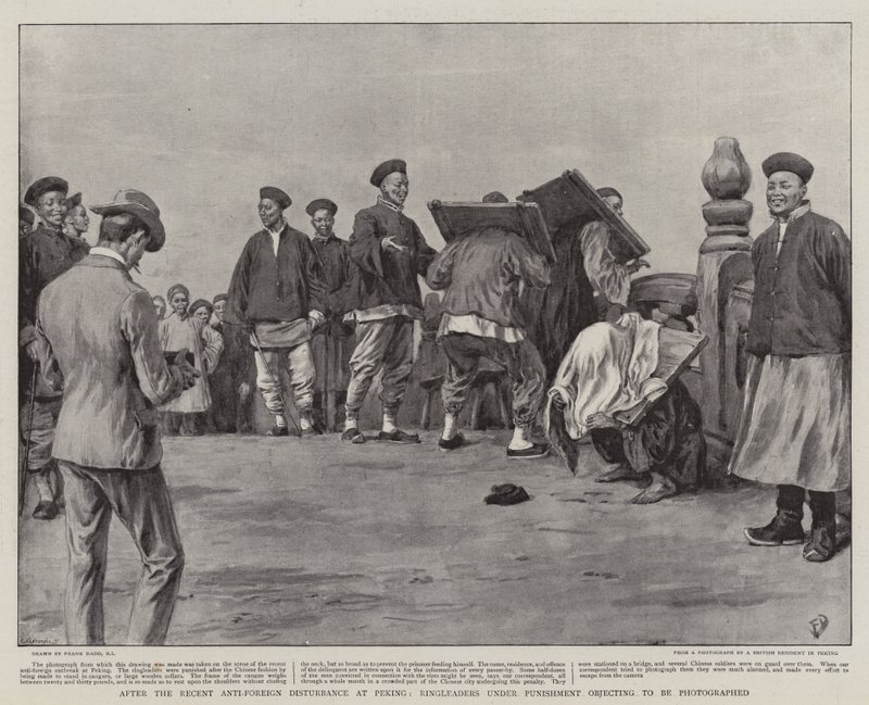 Nach den jüngsten ausländerfeindlichen Unruhen in Peking, Anführer unter Strafe, die sich weigern, fotografiert zu werden von Frank Dadd