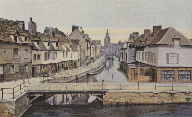 Amiens, Rue des Majots (altes Amiens) von French Photographer