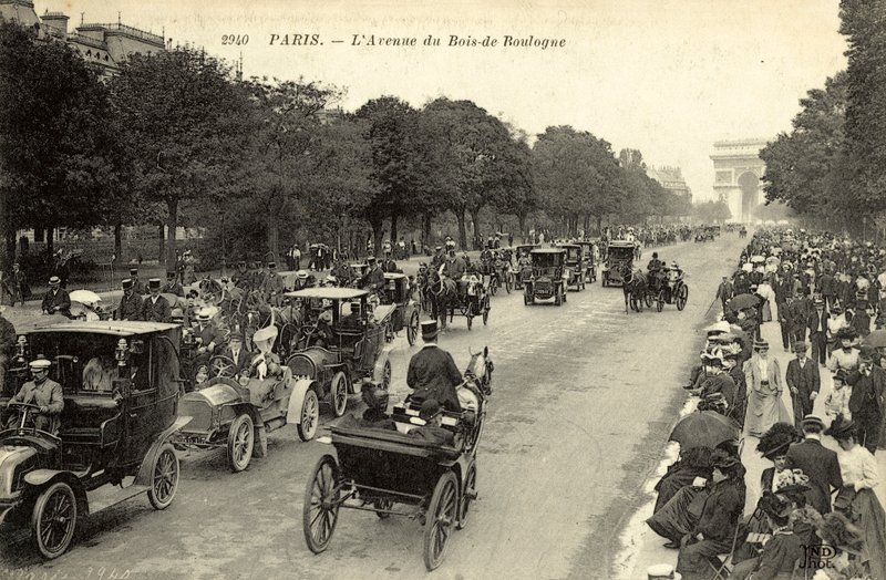 Paris, Die Avenue Du Bois De Boulogne von French Photographer