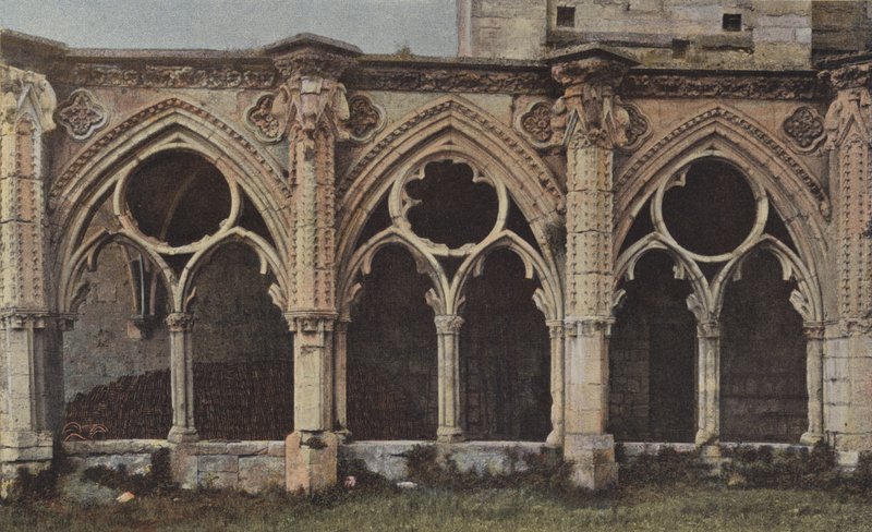 Soissons, Ruinen des Kreuzgangs Saint-Jean-des-Vignes (Nordfassade) von French Photographer