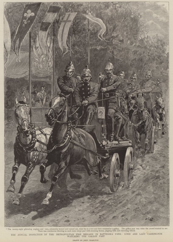 Die jährliche Inspektion der Metropolitan Fire Brigade im Battersea Park, Lord und Lady Carrington beobachten den Vorbeimarsch von John Charlton