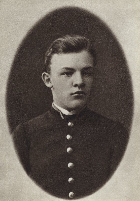 Lenin als Gymnasiast, Simbirsk, 1887 von Russian Photographer